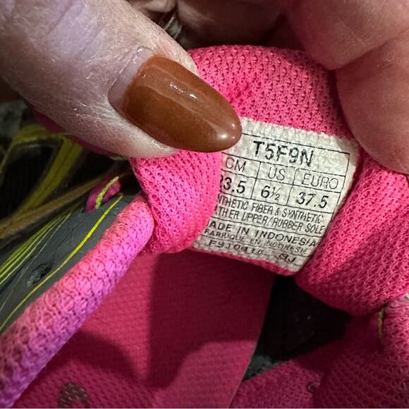 ASICS t5f9n running shoe pink grey yellow size 6.5 reflective strips - Picture 6 of 6